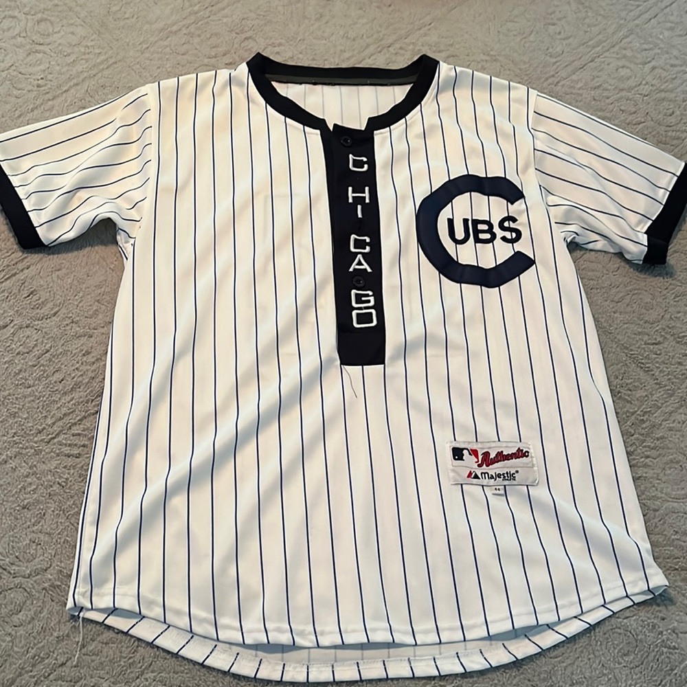 Men’s Cubs Replica Ernie Banks Jersey. Size L.